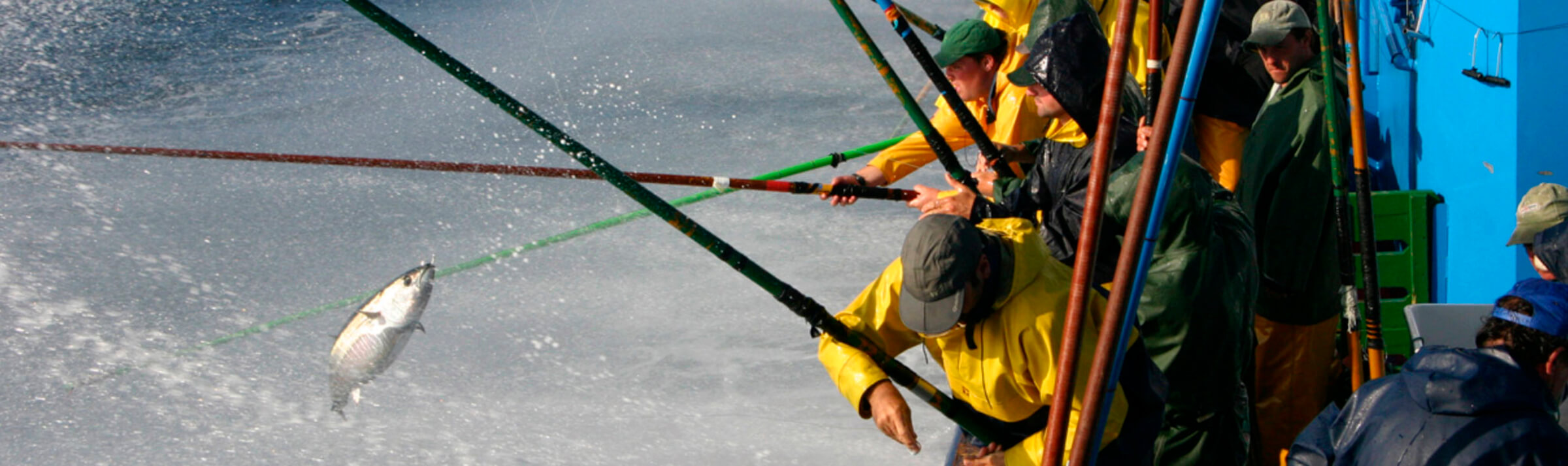 pescadores-pescando-altamar-produccion-consumo-responsables-azti pescadores pesca sostenible