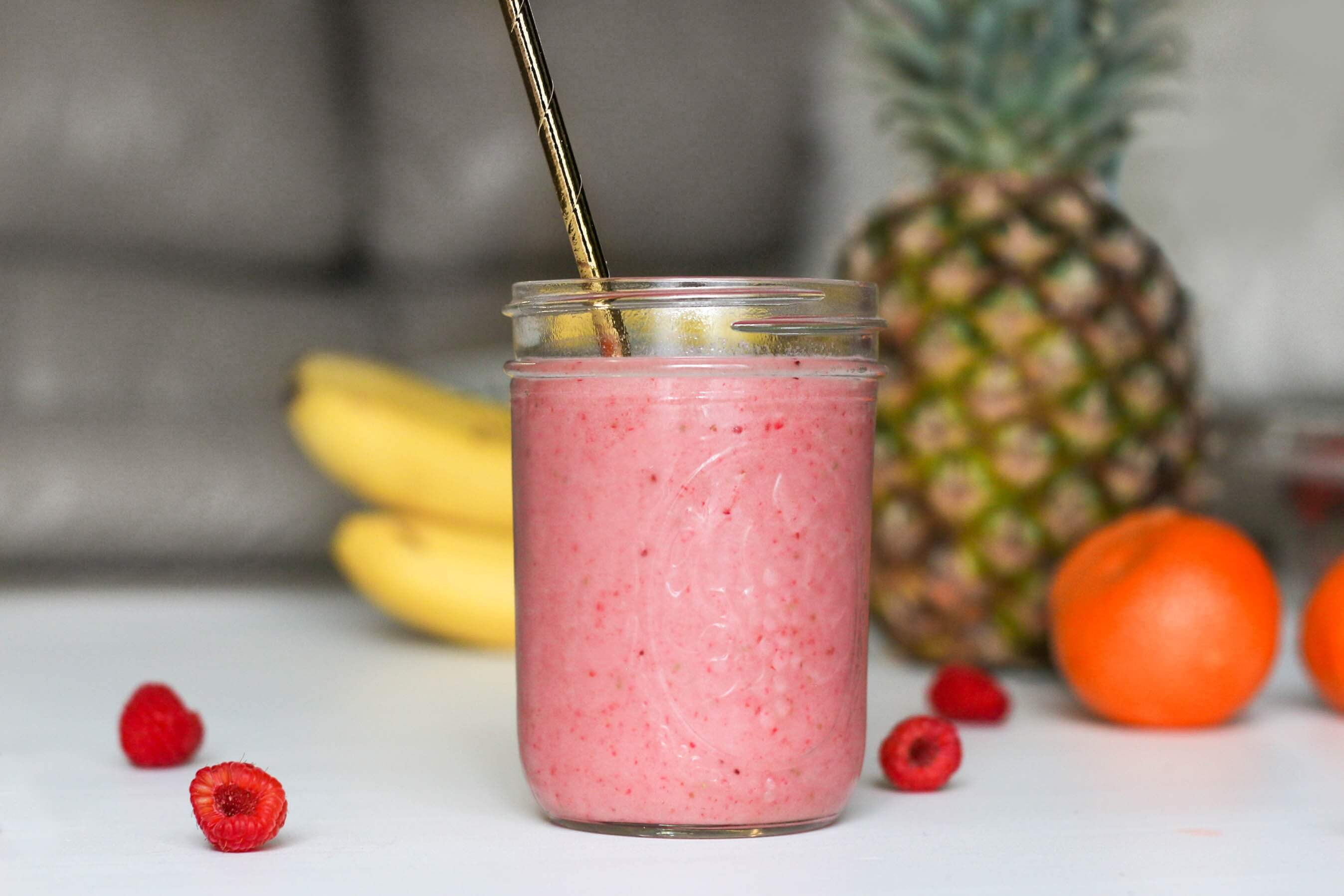 mason-jar-with-shake-and-straw